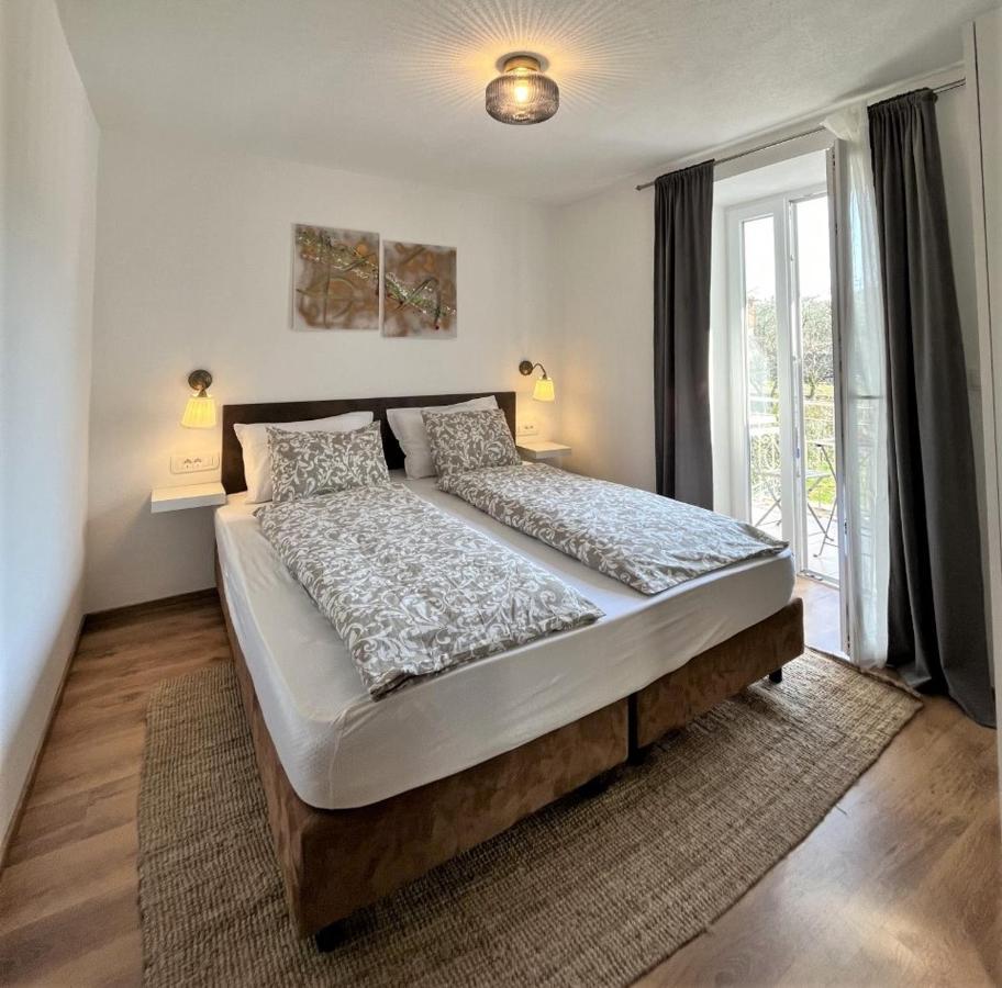 Apartment Lorun 47 Tar-Vabriga Exterior photo