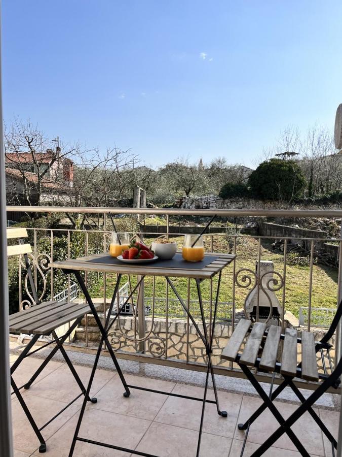 Apartment Lorun 47 Tar-Vabriga Exterior photo