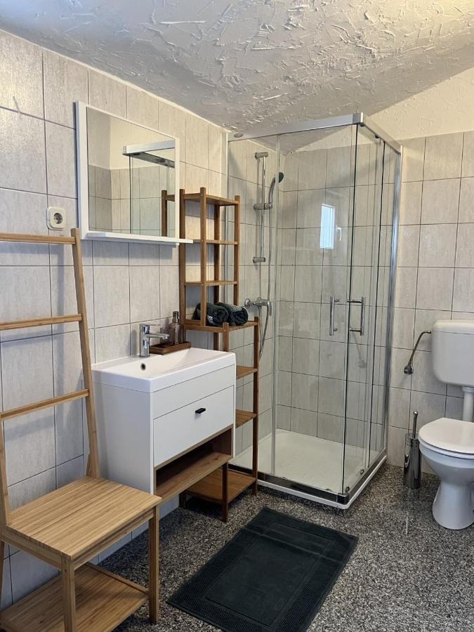 Apartment Lorun 47 Tar-Vabriga Exterior photo