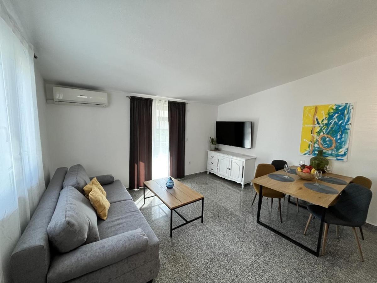 Apartment Lorun 47 Tar-Vabriga Exterior photo